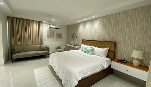 Deluxe Studio Suite