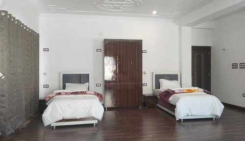 Deluxe Shared Dormitory, Garden View
