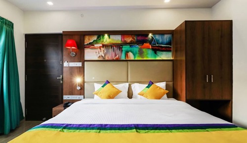 Deluxe Room, City View