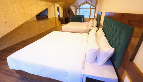 Family Suite, Balcony, Mountain View