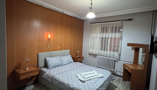 Comfort Room, Balcony, Park View