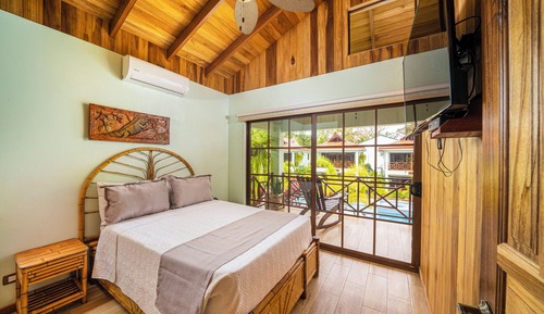 Grand Bungalow