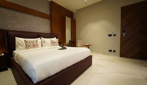 Executive Room, City View