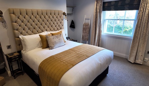 Comfort Double Room, Ensuite (Salvin)