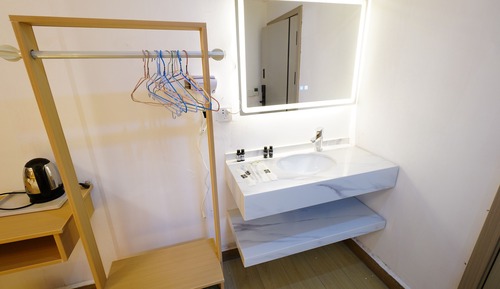 Basic Triple Room, Multiple Beds