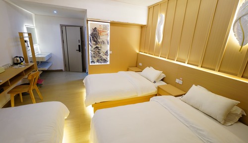 Comfort Triple Room