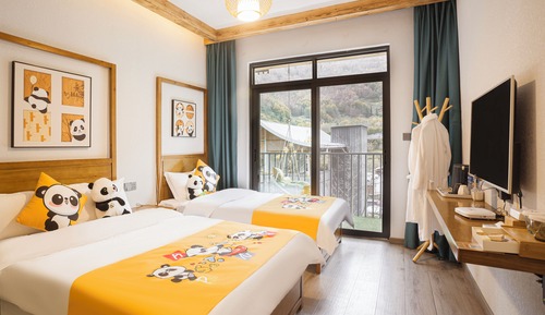 Family Room, Balcony