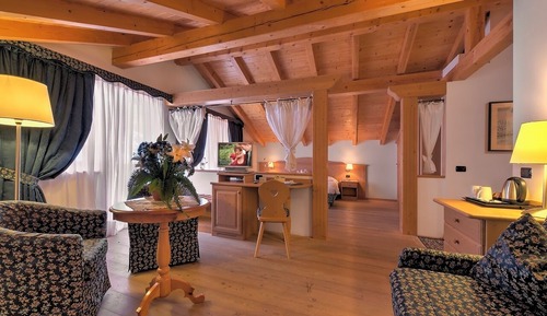Traditional Suite
