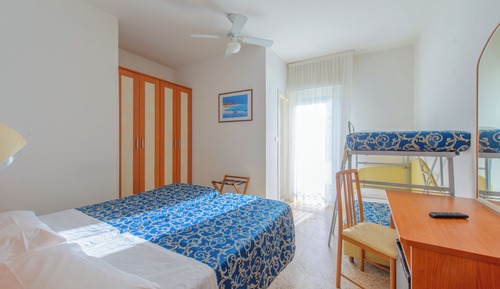 Standard Quadruple Room
