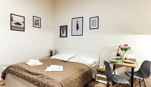 Deluxe Studio