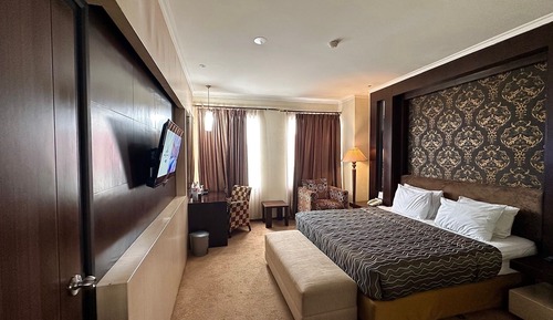 Junior Double Room, 1 Queen Bed