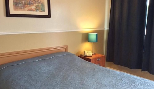 Standard Room, 1 Queen Bed