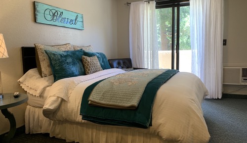 Deluxe Room, 1 Queen Bed, Non Smoking