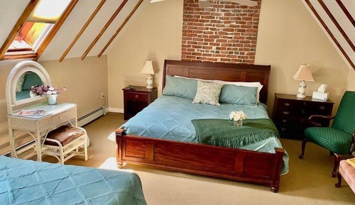 Family Double Room, Ensuite, Garden View (Doc Robinson Room)