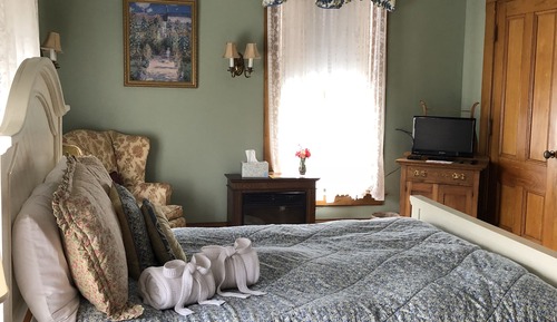 Classic Double Room, Private Bathroom (Robert Allen Foster Room)