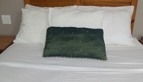 Basic Room, 1 Queen Bed, Non Smoking