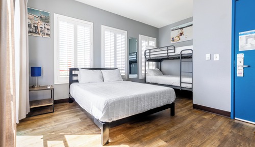 Private Queen, Ensuite