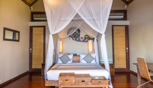 5BR Luxury Villa | Two Infinity-edged Pool, Tennis Court, Beachfront, Full Service, Chef