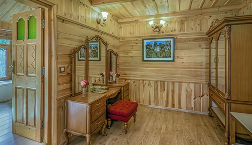 Suite, 1 Queen Bed (Grand Himalyan Suite)