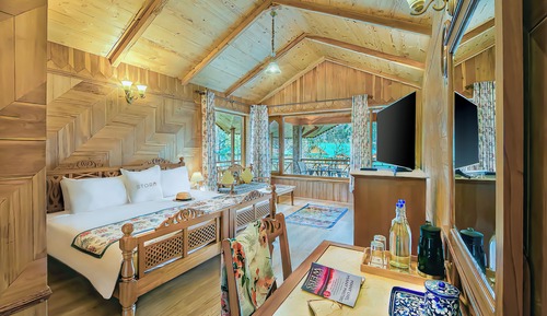 Superior Room, 1 Queen Bed (Brookside Double)