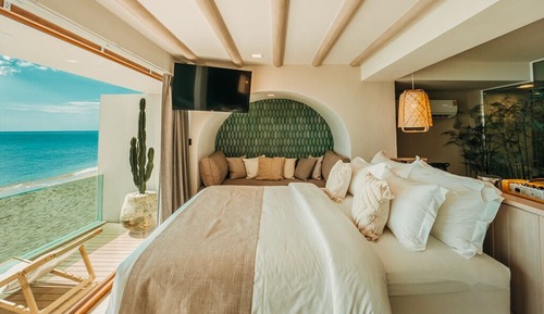 Beachfront Paradise Suite