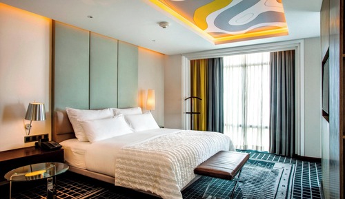 Club Room, 1 King Bed