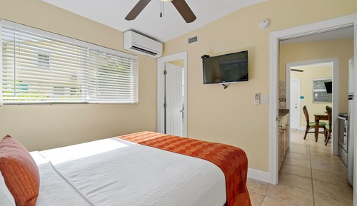 Cottage, 1 Queen Bed with Sofa bed, Kitchen (#07 Poolside Cottage with Patio)