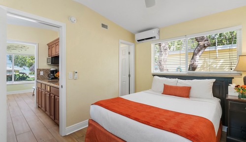 Cottage, 1 Queen Bed with Sofa bed, Kitchen (#06 Poolside with Tiki Hut)