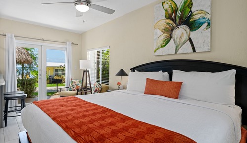 Studio Suite, 1 King Bed, Kitchen (#05 Honeymoon Suite with Tiki Hut)