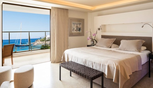 "Chrysi" Four Double & One Single Bedroom with Private Pool 295 m2