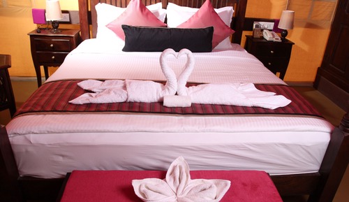 Deluxe Hut King Size  Rooms