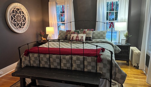 Luxury Single Room, 1 King Bed, City View, Ground Floor