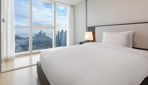 Superb Ocean View Royal Suite (Mipo Harbor View)