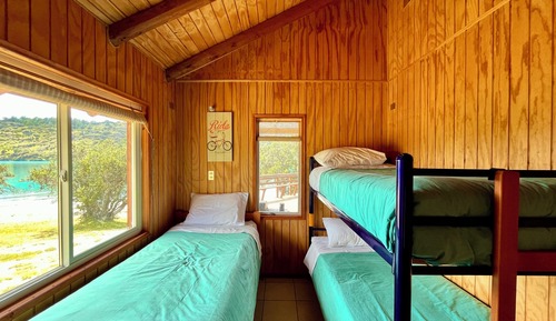 Classic Cabin, 3 Bedrooms, Beach View