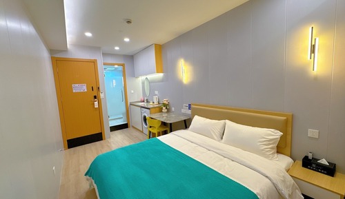 Superior Double Room, City View