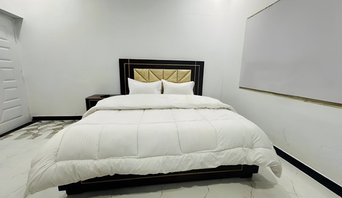 Deluxe Room, City View