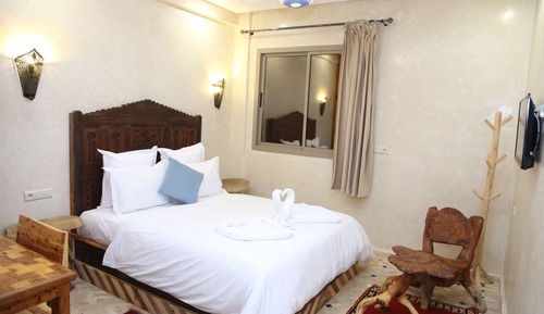 Luxury Studio, Balcony, Pool View