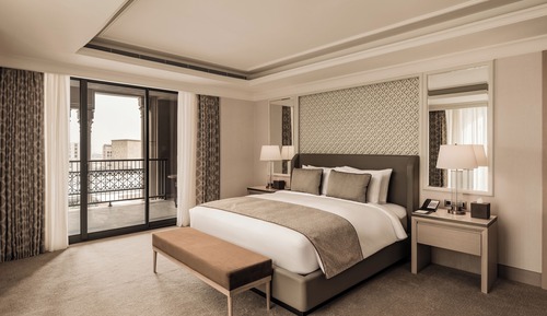 Executive Suite, 1 King Bed, City View