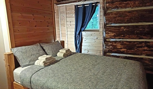 Basic Cabin, Balcony, Mountain View