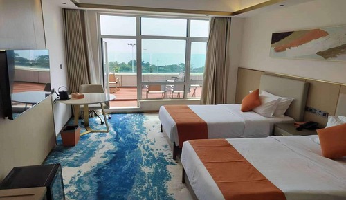 Room, 2 Twin Beds, Non Smoking (Courtyard Room w/ 180 Degree Seaview)