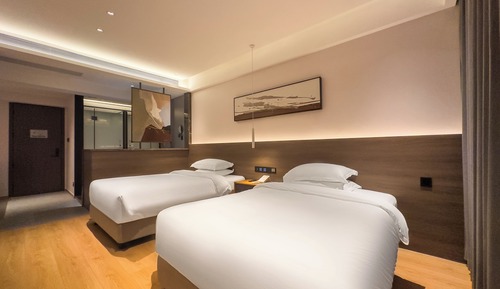 Business Twin Room, 2 Double Beds, Private Bathroom, Hill View