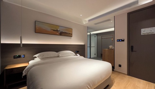 Comfort Double Room, 1 King Bed, Private Bathroom, Hill View