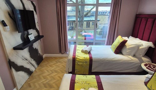 Standard Twin Room