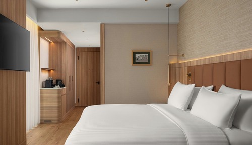 Room, 1 King Bed, City View, Corner