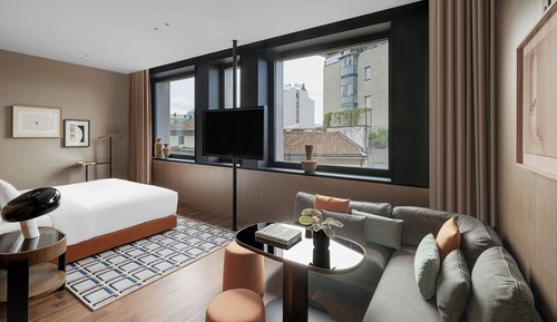 Suite, 1 King Bed, Balcony, City View