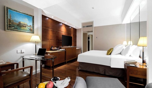Executive Room, City View