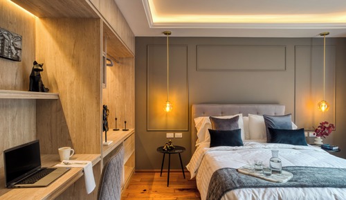 Comfort Room, Balcony