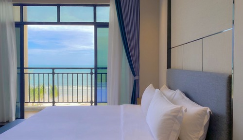 Junior Single Room, 1 King Bed, Sea View