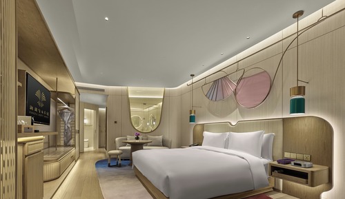 Superior Room, 1 King Bed, Lake View