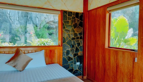 Bungalow, Lake View
